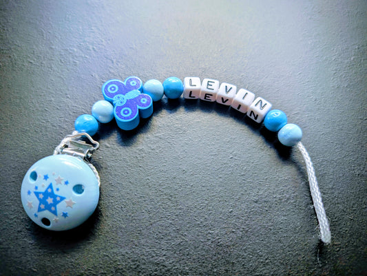 Schnullerkette mit Wunschnamen Schmetterling Blau – Holzperlen Handgemacht Baby Geschenk personalisiert Junge