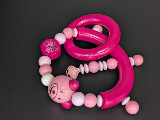 Greifling Pink – „Kleine Prinzessin“ mit Bärchen & Rassel | Handgemachtes Holzspielzeug nach DIN | Baby Geschenk Mädchen